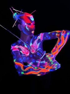 Formation maquillage fluo